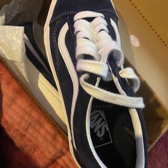 Vans - Picture 2 of 5